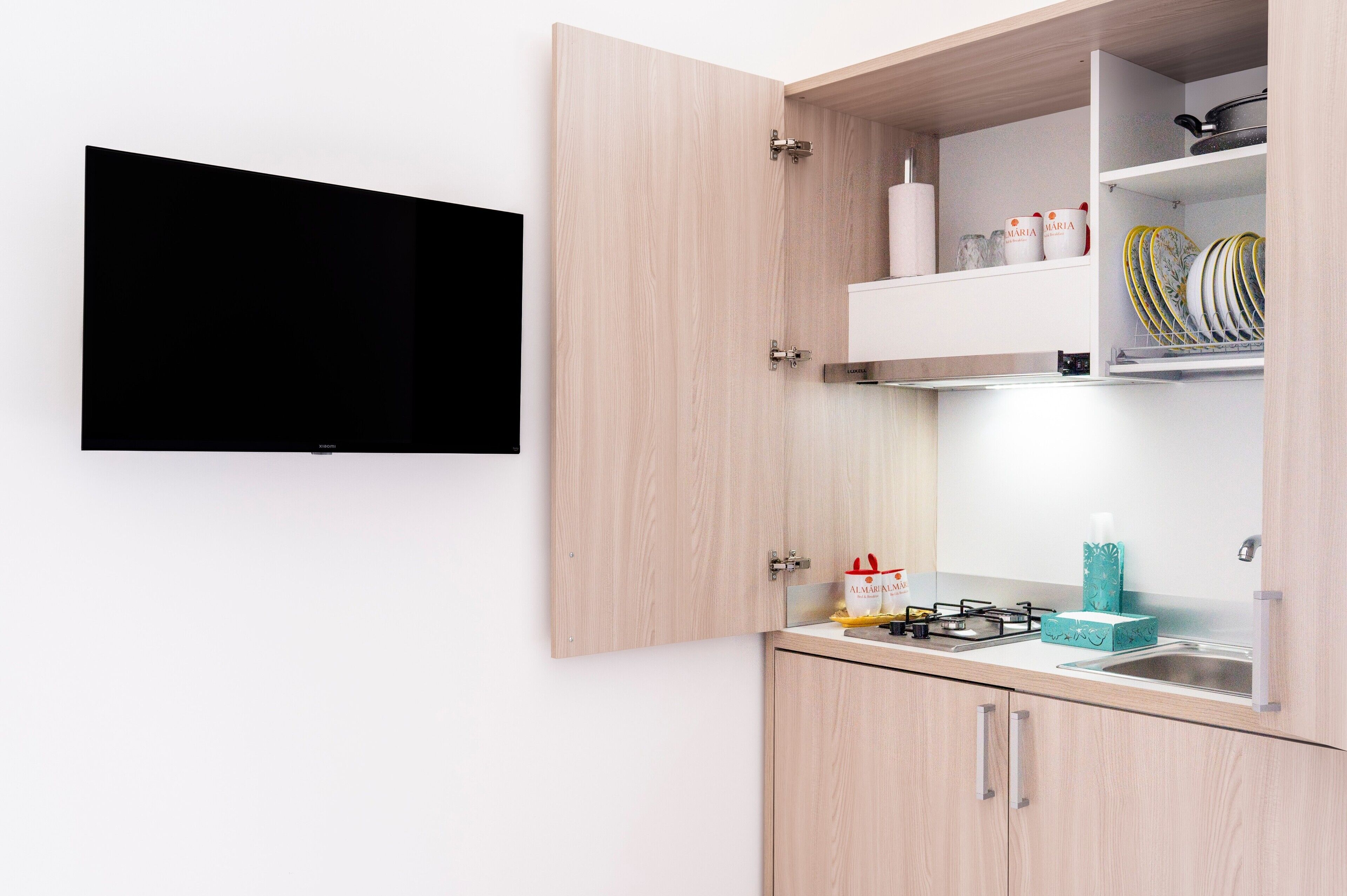 Fridge, stovetop, cookware/dishes/utensils