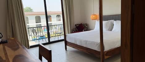 Family Room, Balcony, Garden View | Peti besi dalam bilik, seterika/papan seterika, Wi-fi percuma