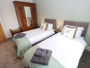 3 Schlafzimmer, individuell dekoriert, individuell eingerichtet