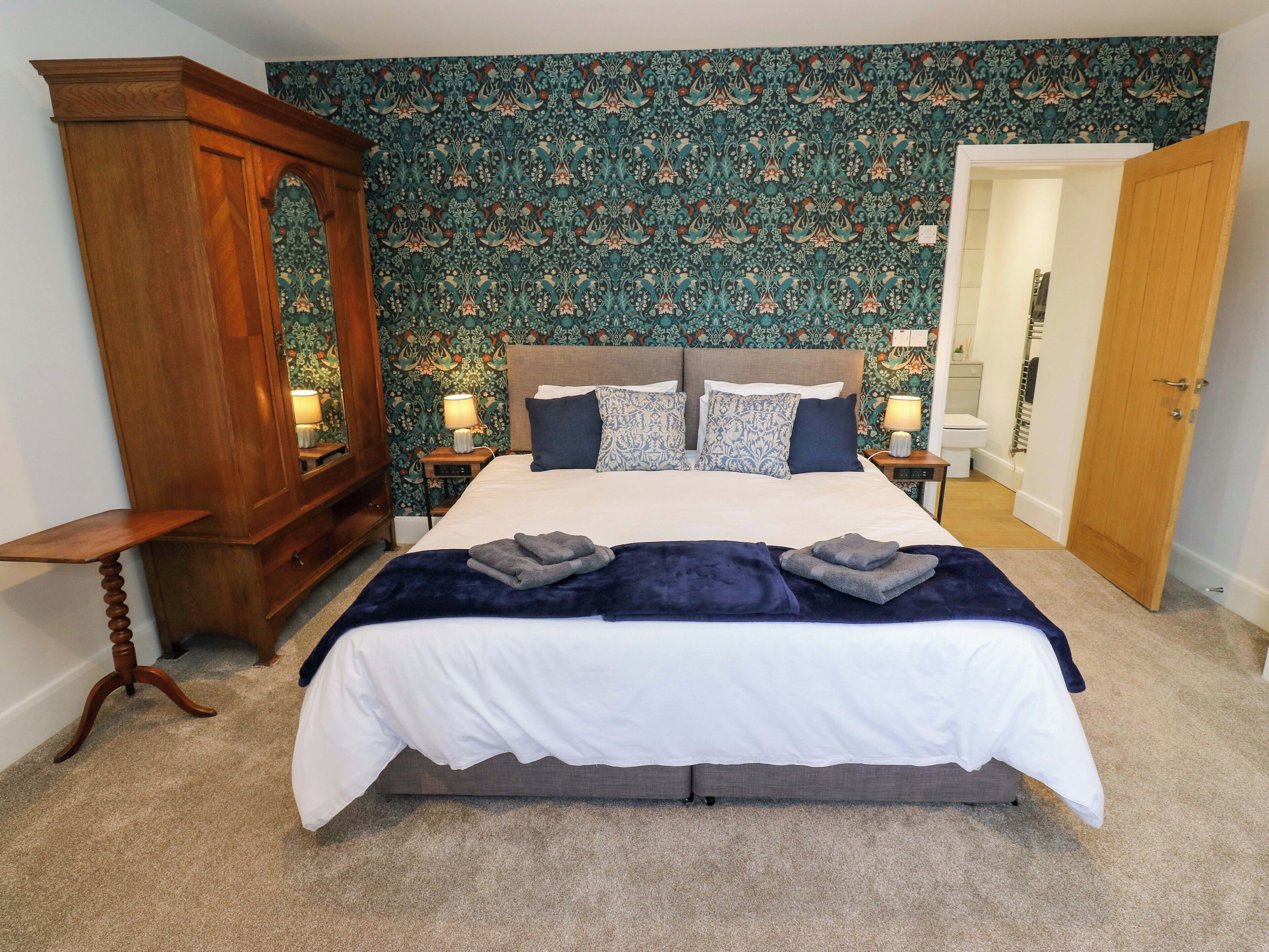 3 bedrooms, WiFi (free), individually decorated, individually furnished