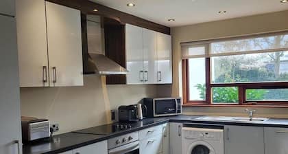 Luxury 2 Bed Lodge, Beside Castlemartyr Resort