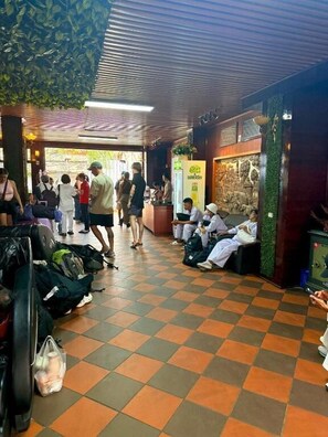 Lobby - Vientiane Ruby Backpackers Hostel (Vientiane)