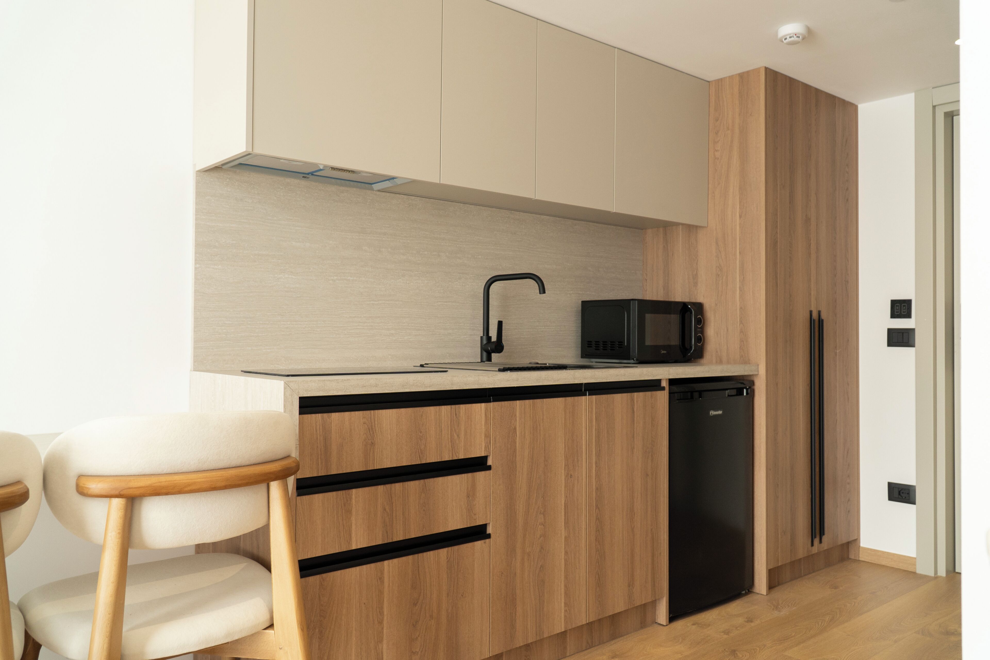 Deluxe Duplex, 1 Bedroom, Balcony | Private kitchen | Fridge, microwave, stovetop, espresso maker