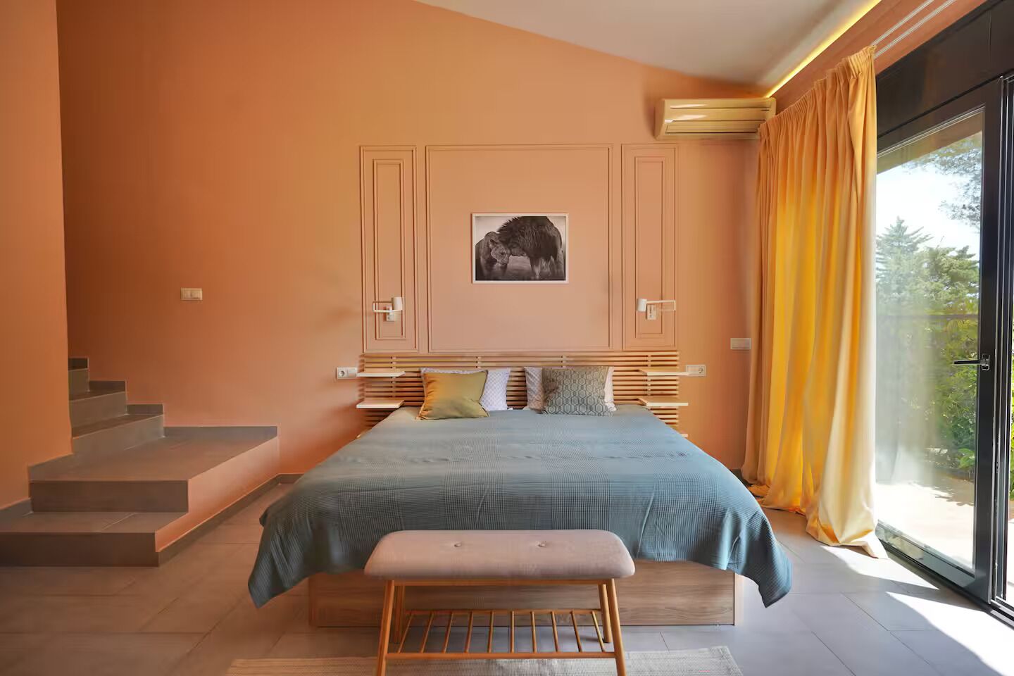4 habitaciones, tabla de planchar con plancha, wifi y ropa de cama 