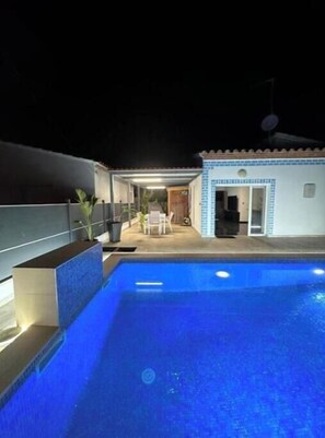 Pool - Villa Badia • Private Pool and Relax Near the Beach in Empuriabrava (Empuriabrava)