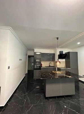 Private kitchen - Villa Badia • Private Pool and Relax Near the Beach in Empuriabrava (Empuriabrava)