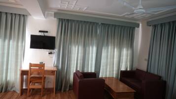 Rom – deluxe, balkong | Sitteområde i lobbyen