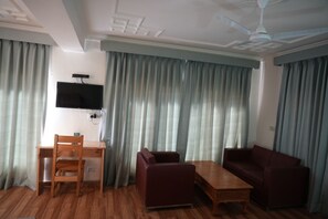 Kamar Deluks, balkon | Ruang duduk lobi