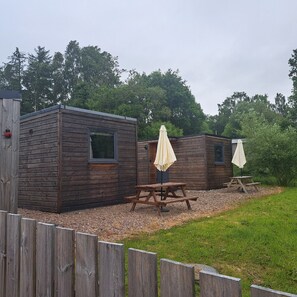 Outdoor dining - The Posh Bothy 1 near Roy Bridge (Fort William)