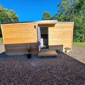 Exterior - The Posh Bothy 1 near Roy Bridge (Fort William)