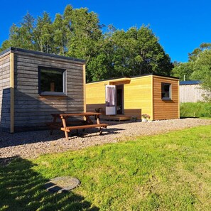 Outdoor dining - The Posh Bothy 1 near Roy Bridge (Fort William)