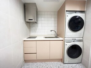 Interior - NEW! RENOVATED - Gangnam Station - 750 USD for 2 weeks - 1100 USD for 1 month (Seoul)