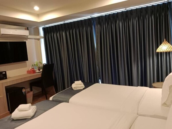 Bàn, truy cập Internet không dây miễn phí 
