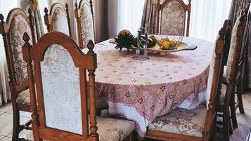 House, 3 Bedrooms | Dining room