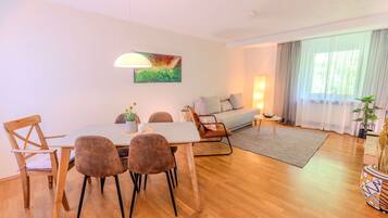 House | 9 bedrooms, Internet
