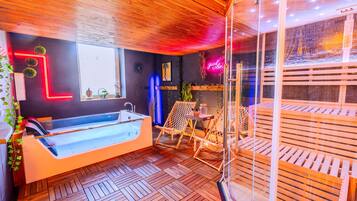 House | 8 bedrooms, Internet