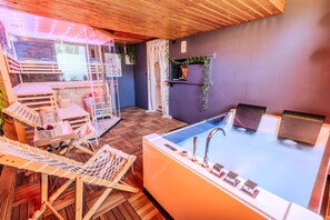 House | 8 bedrooms, Internet