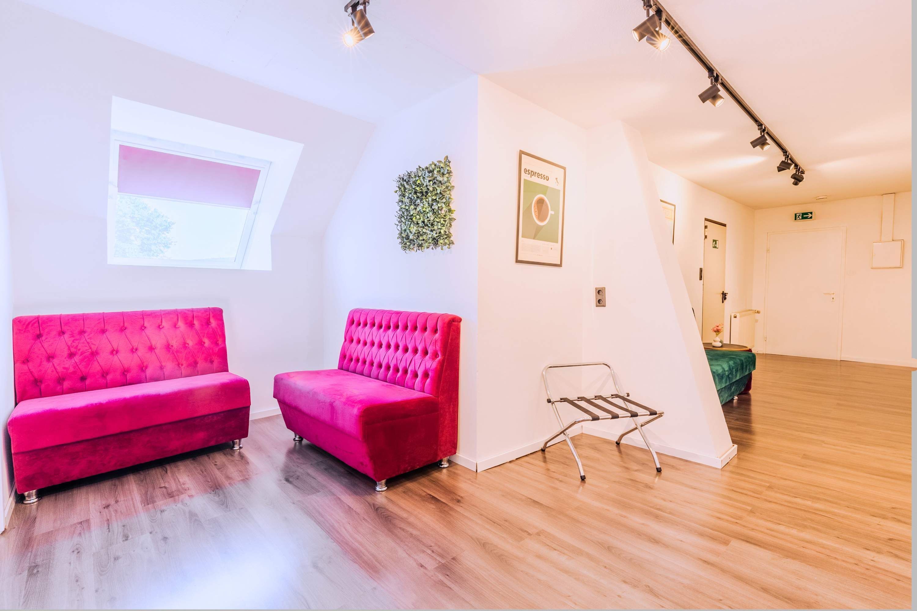 8 bedrooms, Internet