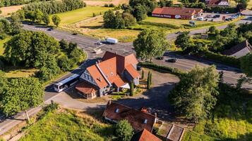 House | 8 bedrooms, Internet