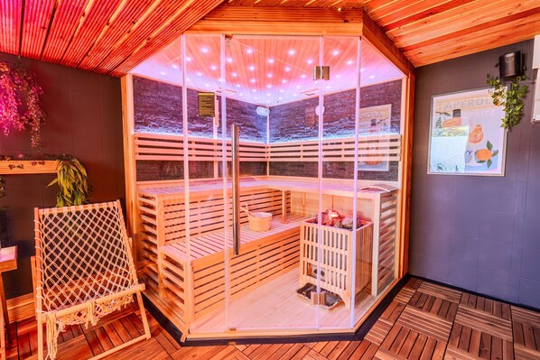House | 8 bedrooms, Internet