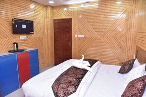 Deluxe Room - Sarahan Holliday Inn (Rampur Bushahr)