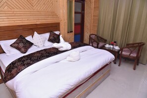Deluxe Room - Sarahan Holliday Inn (Rampur Bushahr)
