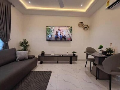 Luxe Haven by Cosdarl Homes – Elegant Retreat with Modern Comforts