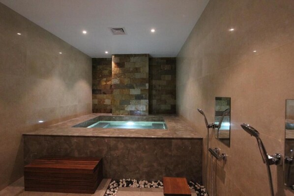 Studio, balcon, vue ville | Spa