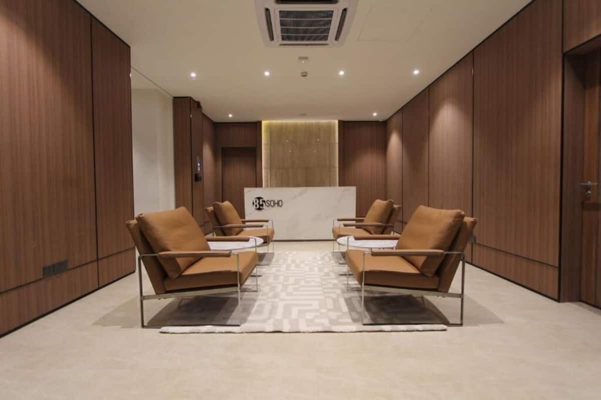 Monolocale Basic, balcone, vista città | Hall