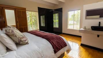 Comfort Double or Twin Room | Iron/ironing board, free WiFi