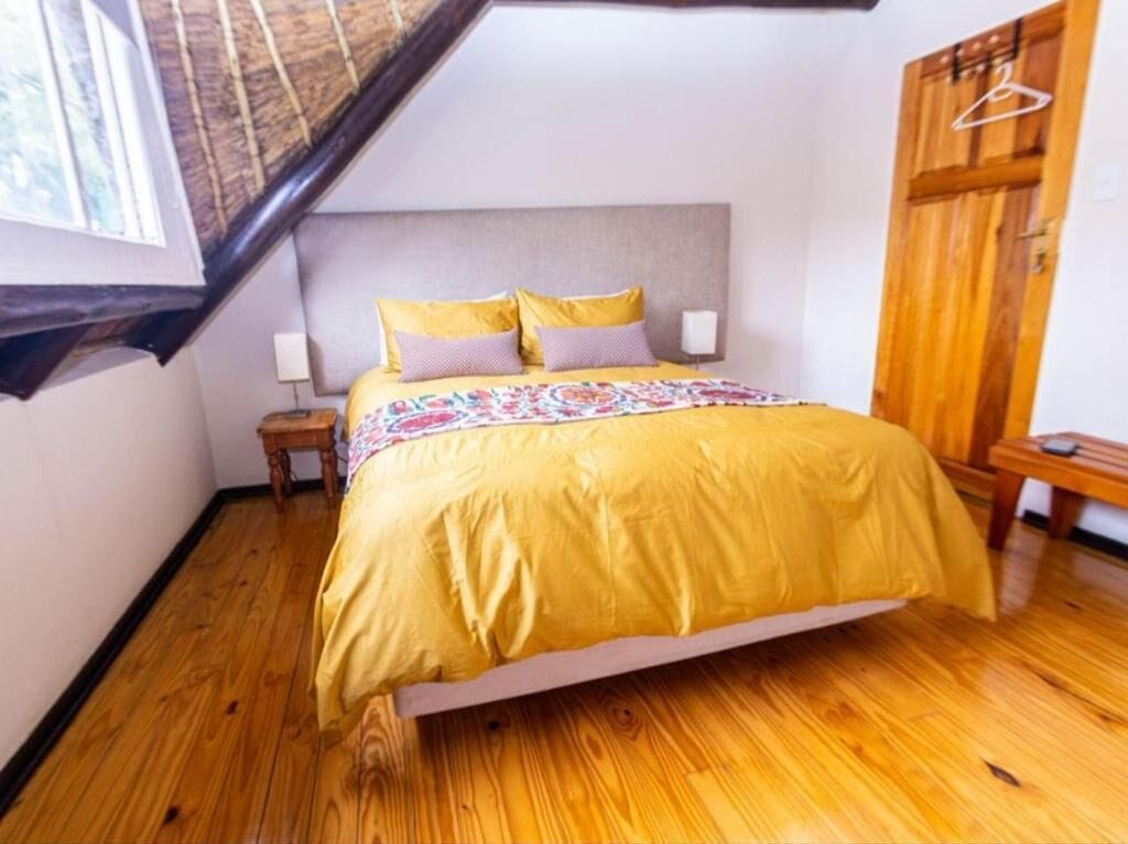 Standard Double Room | Iron/ironing board, free WiFi