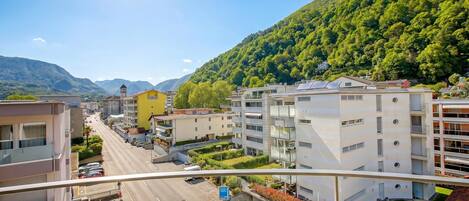 Appartamento familiare, camere multiple (Urban Maggiolina Sunset - Locarno) | Balcone