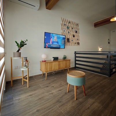 Spacious 2BR Maisonette -Private Terrace