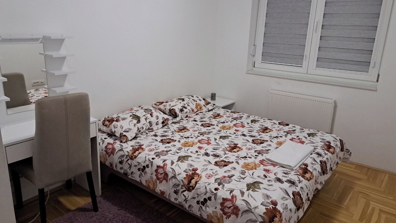 2 dormitorios, tabla de planchar con plancha, wifi y ropa de cama