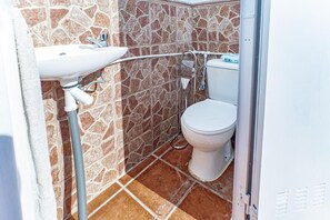 Dutxa, assecador de cabells i tovalloles 
