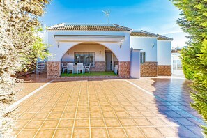 Exterior - Villa 'Daniela' with Shared Pool, Wi-Fi and Air Conditioning (Almería)
