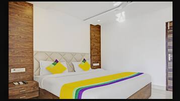 Quarto casal superior, vista para a cidade | Roupas de cama premium, edredons de pluma