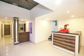 Lobby - Hotel O3 (Chandigarh)