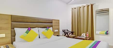 Superior Double Room, City View | Laptop workspace, free WiFi