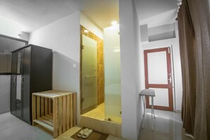 Estúdio clássico, sacada | Spa