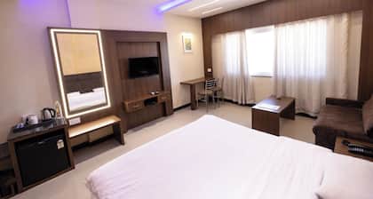 Vikramaditya Panposh Rd
