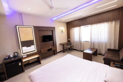 Vikramaditya Panposh Rd