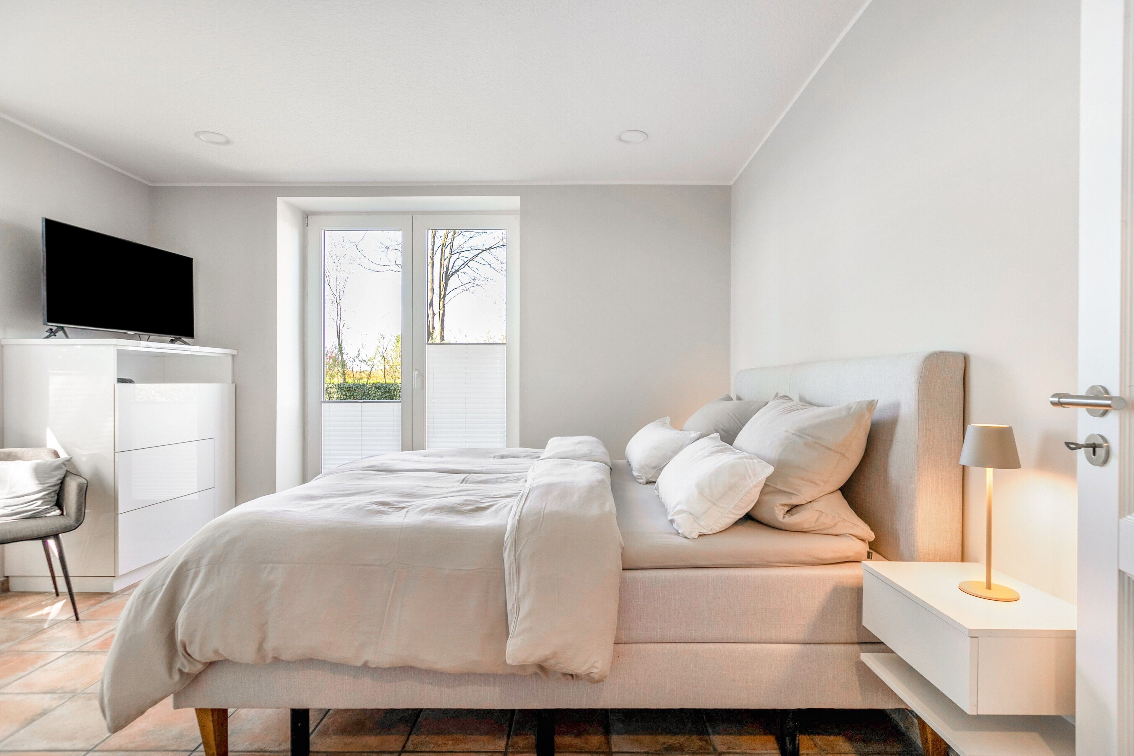 2 habitaciones, tabla de planchar con plancha, wifi y ropa de cama 
