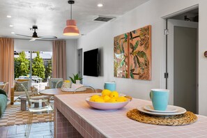 Dining - Whimsical Palm Springs Retreat - A Ryson Property (Palm Springs)