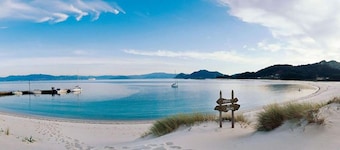 CASAJARDÍN ROKEKRIS. In Vigo, very close to the beaches. Pets allowed.