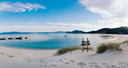 CASAJARDÍN ROKEKRIS. In Vigo, very close to the beaches. Pets allowed.