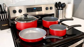 Apartment, 1 Bedroom, Accessible | Private kitchen