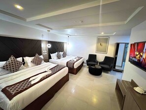 Studiosvit Comfort - utsikt mot poolen