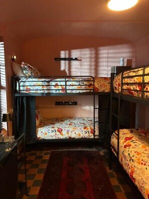 Basic Shared Dormitory | Iron/ironing board, free WiFi - BOHOSTEL (Macclesfield)