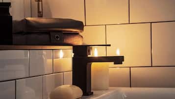 Free toiletries, towels, soap, shampoo